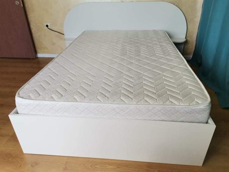 Спалня +матрак