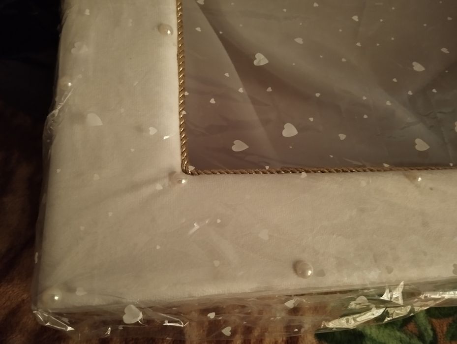 Сотилади сарпо кути туй кивотганларга яхши келинни ок куйлагини еки ма