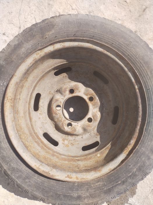 Шины для авто (с диском и без).