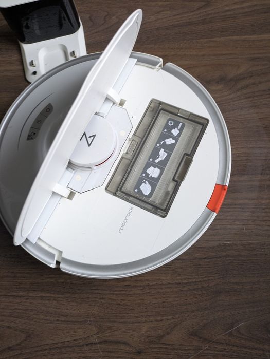 Продам робот пылесос Roborock S7