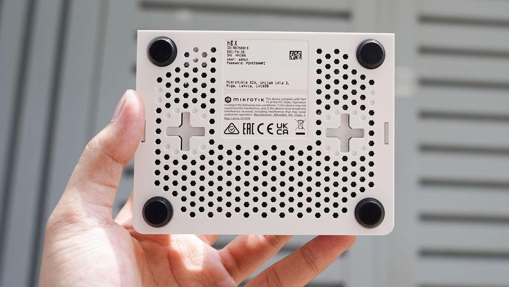 # MikroTik hEX RB750Gr3 Маршрутизатор Гигабитный