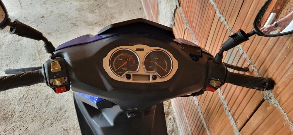 Скутер 50 кубика