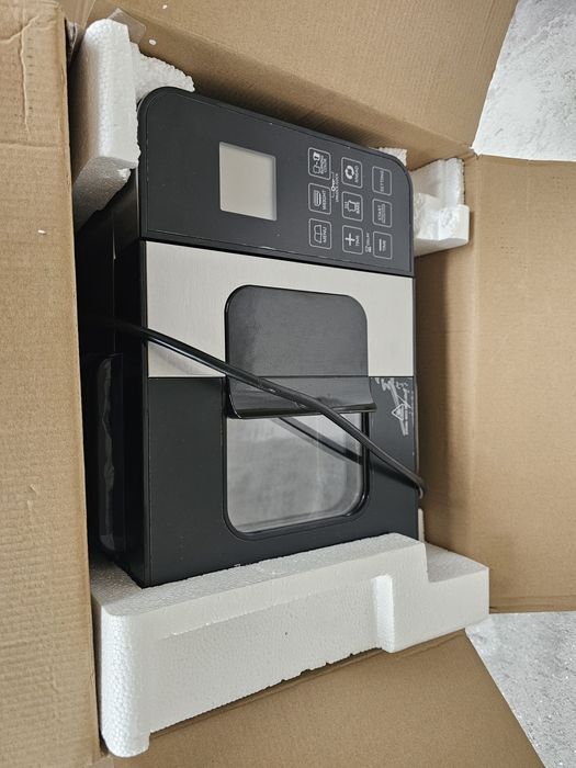 Mașină de pâine Gastroback la cutie