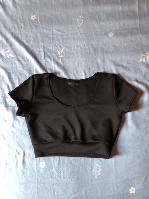 Vand top scurt marimea 38