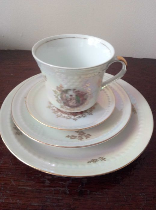 чайный сервиз Мадонна на 12 персон 70х годов 20 века (ГДР)