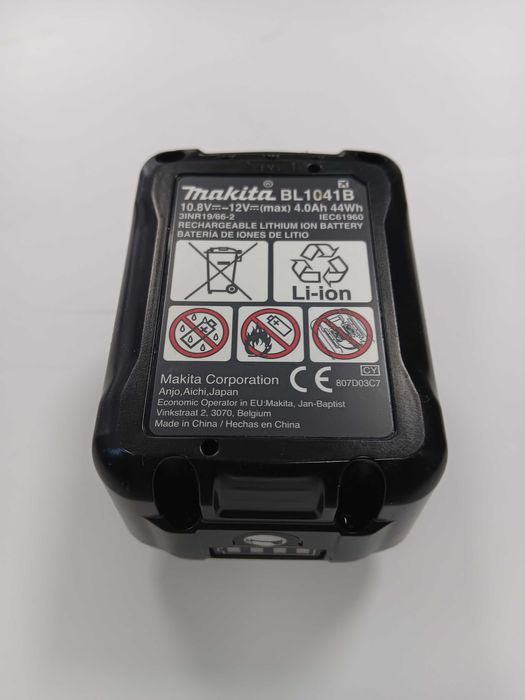 зарядно устройство за акумулаторни батерии  Makita DC10SB, LED дисплей