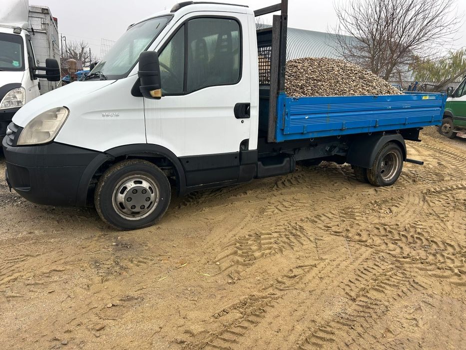 Iveco 35c15 basculabila motor3.0 cu 150 cai bascula se conduce cu b