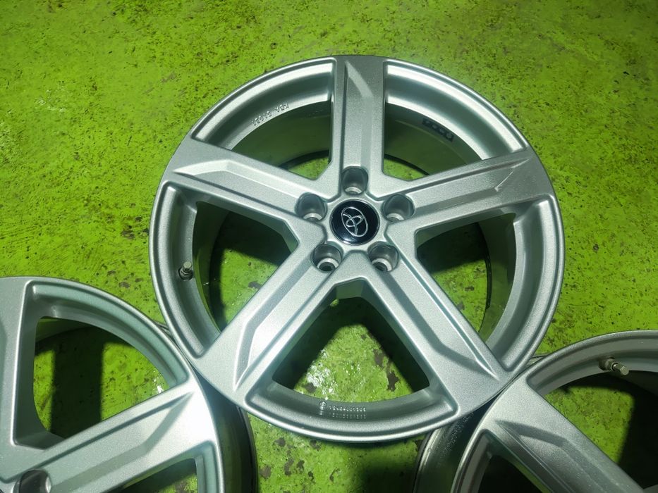 18 5x114.3 Toyota лети джанти 5х114.3 тойота