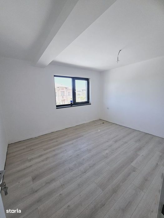 Casa 4 camere,gata de mutare,800 m de blv.