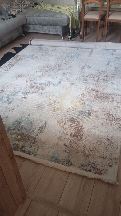 Ковёр в идеальном состоянии!!