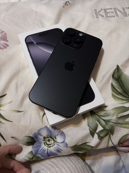 Продам новый айфон 16 pro max