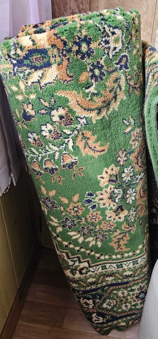 Ковер зеленый для дома