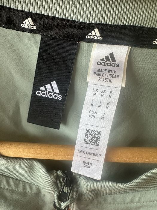 Adidas City Escape Parley зелена тениска M / до XL – oversize, водоотблъскваща
