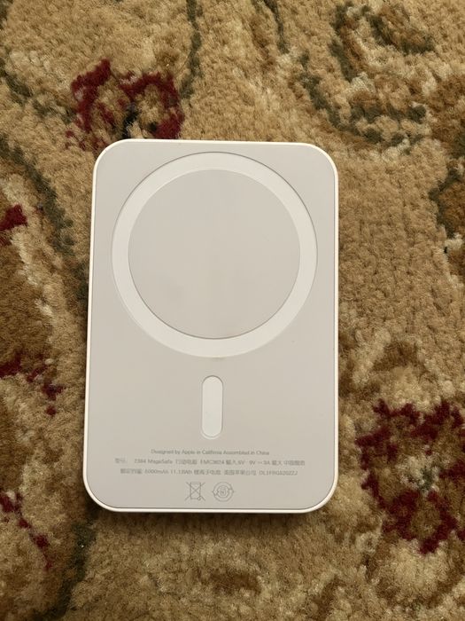 Apple Повер банк