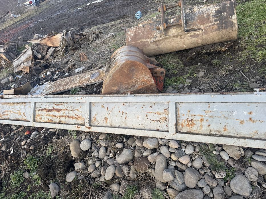 Vand remorca basculabila