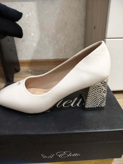 Продам туфли новые