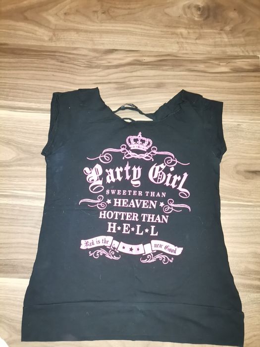 Дамски тениски с къс ръкав