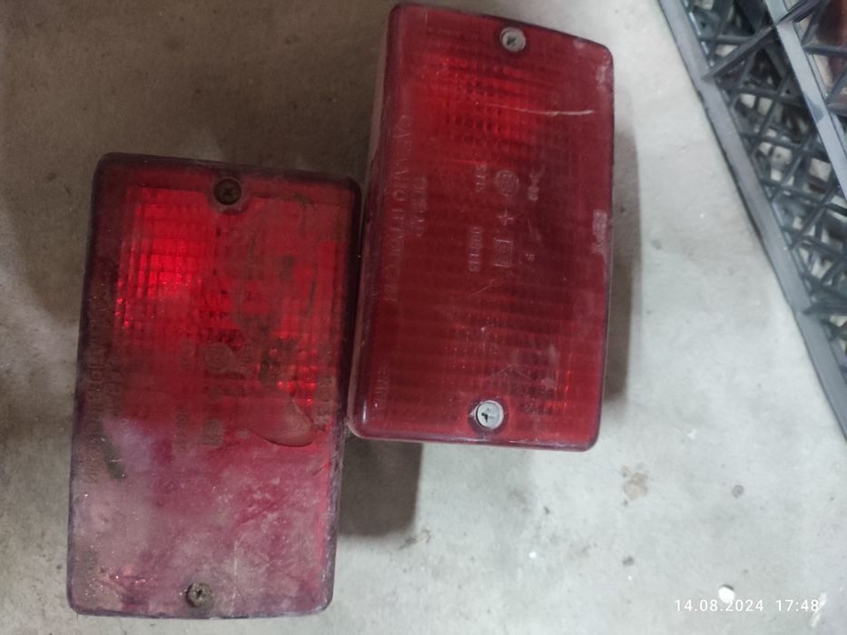 Продам противотуманки и стоп фонари.