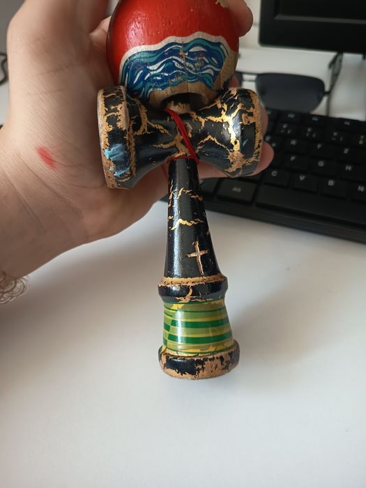 Vând kendama gama e krom Davide