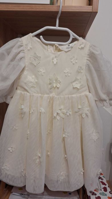 Детска бяла официална рокля. Размер 92. Като нова. HM.