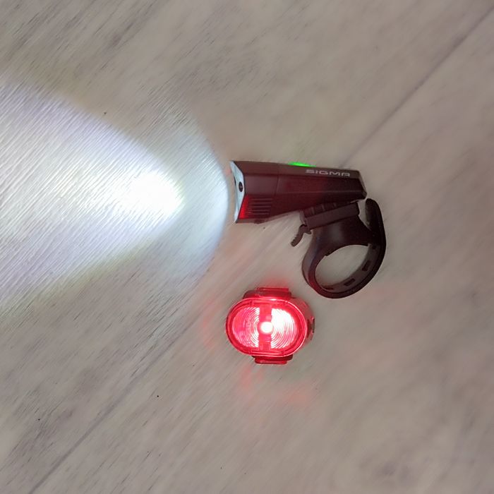 Продам комплект велофонарей Sigma