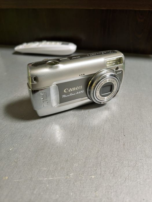Продавам ретро дигитален фотоапарат Canon PowerShot A470 в страхотно състояние