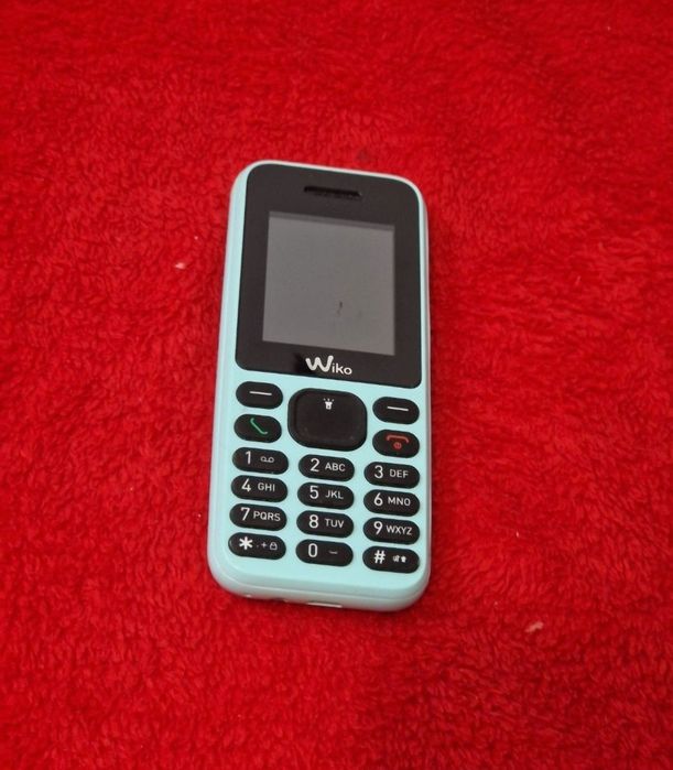 Telefon cu butoane wiko
