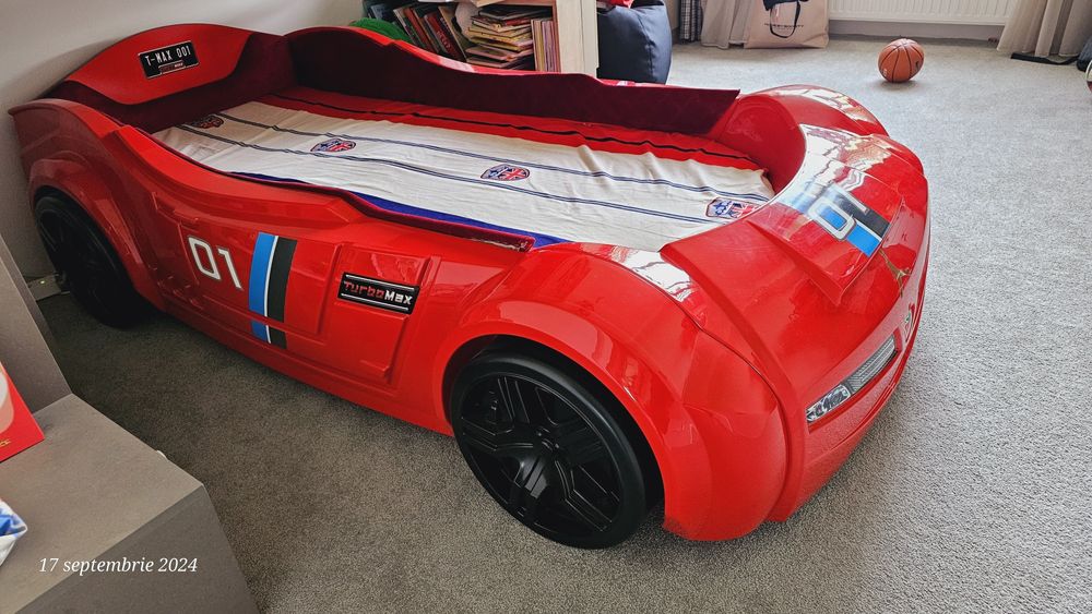 Pat mașina de curse include SALTEA stare impecabila