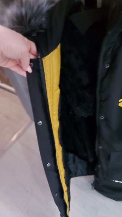 Продам куртку на девочку