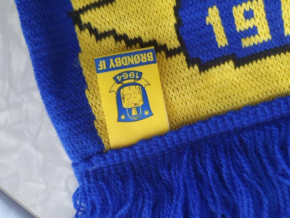 Фенски шалове на FC Бauern Munchen, Borussia Dortmund  и Brondby, нови