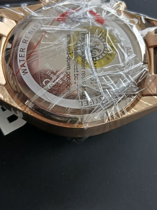 Нов часовник Hugo Boss 1513848. Имам и  други обяви с нови часовници