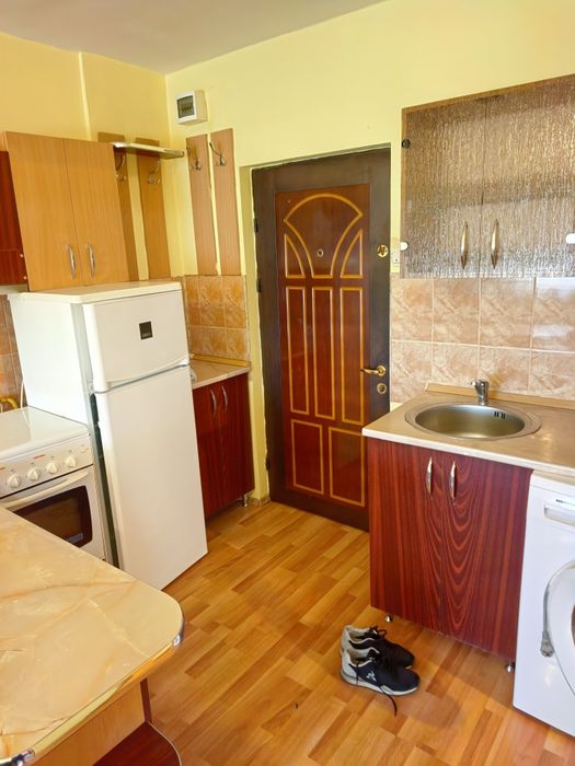 Închiriez apartament cu 2 camere Intim