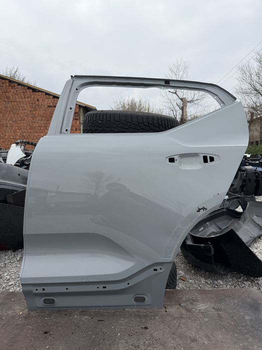 Врата Volvo XC40 2018 год.-