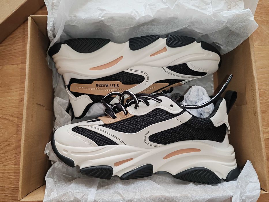 Adidași Steve Madden
