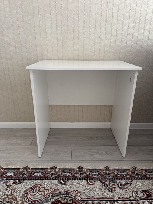 Продается стол рабочий