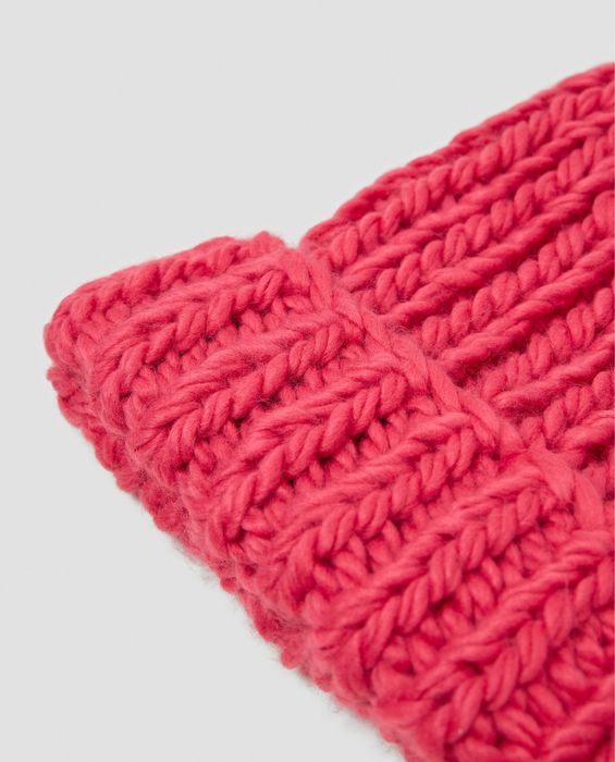 Zara чисто нова плетена шапка в розово