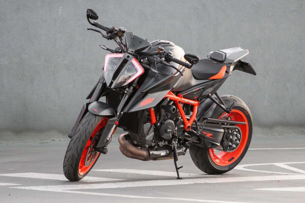 KTM 1290 SuperDuke R 2022