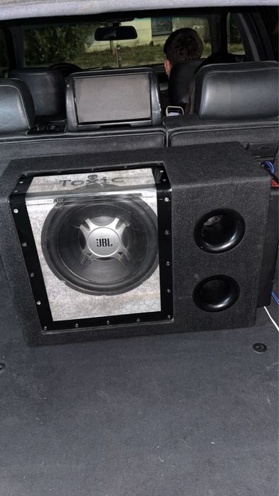 Vand subwoofer 1000w+statie pioneer1000w