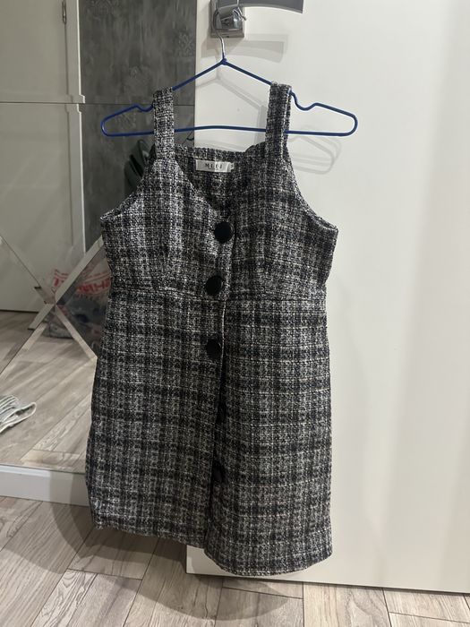 Платья, пиджаки, кофточки, двойки новые.