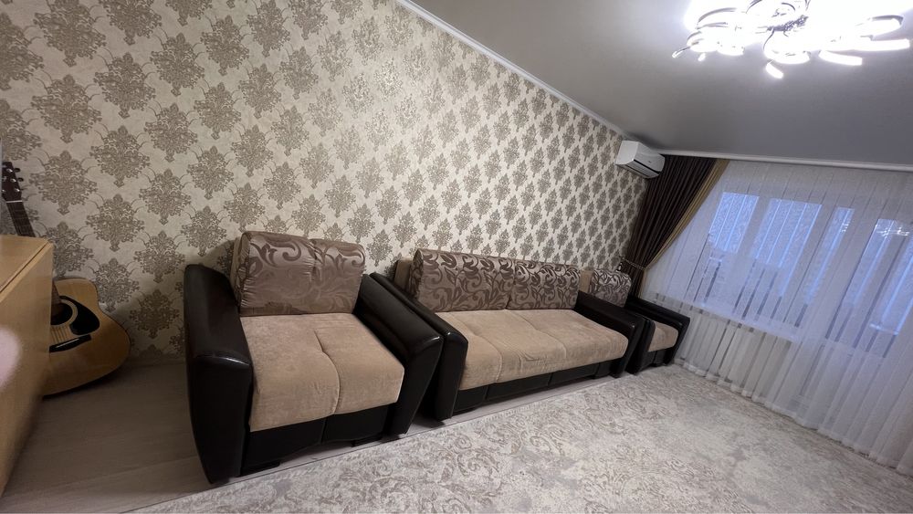 Продам диван+ два кресла