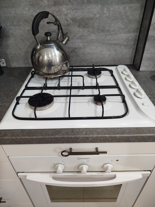 Духовка и варочная поверхность