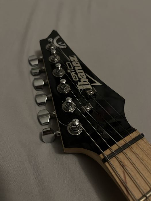 Ibanez GIO electrică HSH – Sunburst – 6 corzi – stare foarte bună