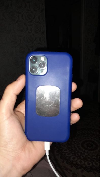 продам 11 про айфон