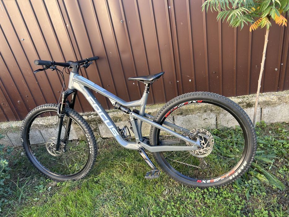 Bicicleta focus thron