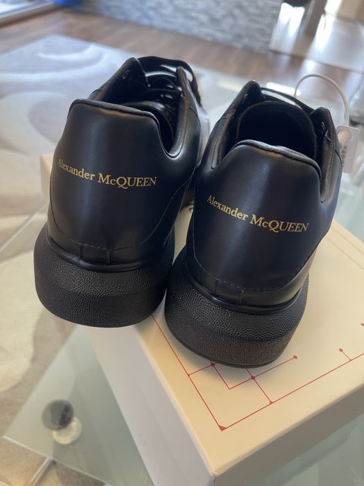 Alexander McQueen 42