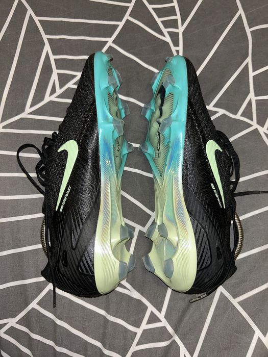 Vand ghete fotbal Nike Mercurial