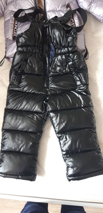 Продам зимний комбинезон для девочки