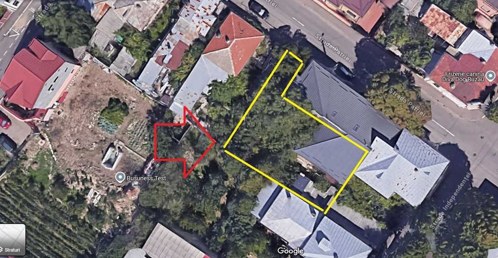 4 camere la curte în  zonă civilizat ,verde și intimă.