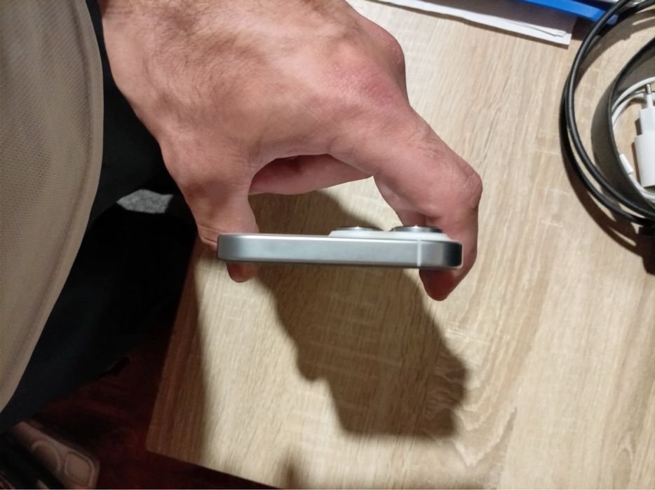 Iphone 16 pro max 256GB + Airpods 4
