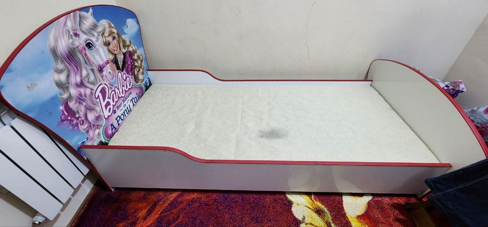 Кровать детская с матрасом